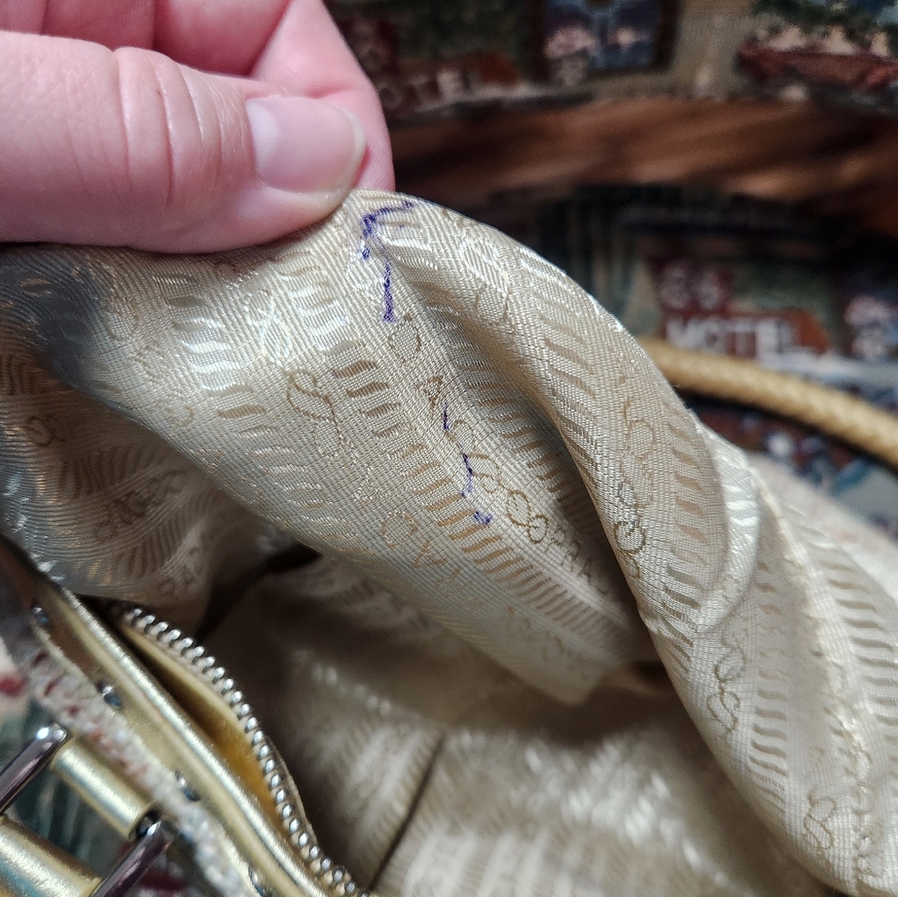 Purse - Picture 7 of 9